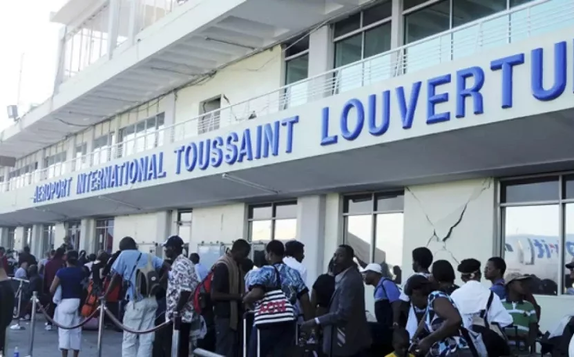 El aeropuerto Toussaint Louverture reanudó las operaciones.