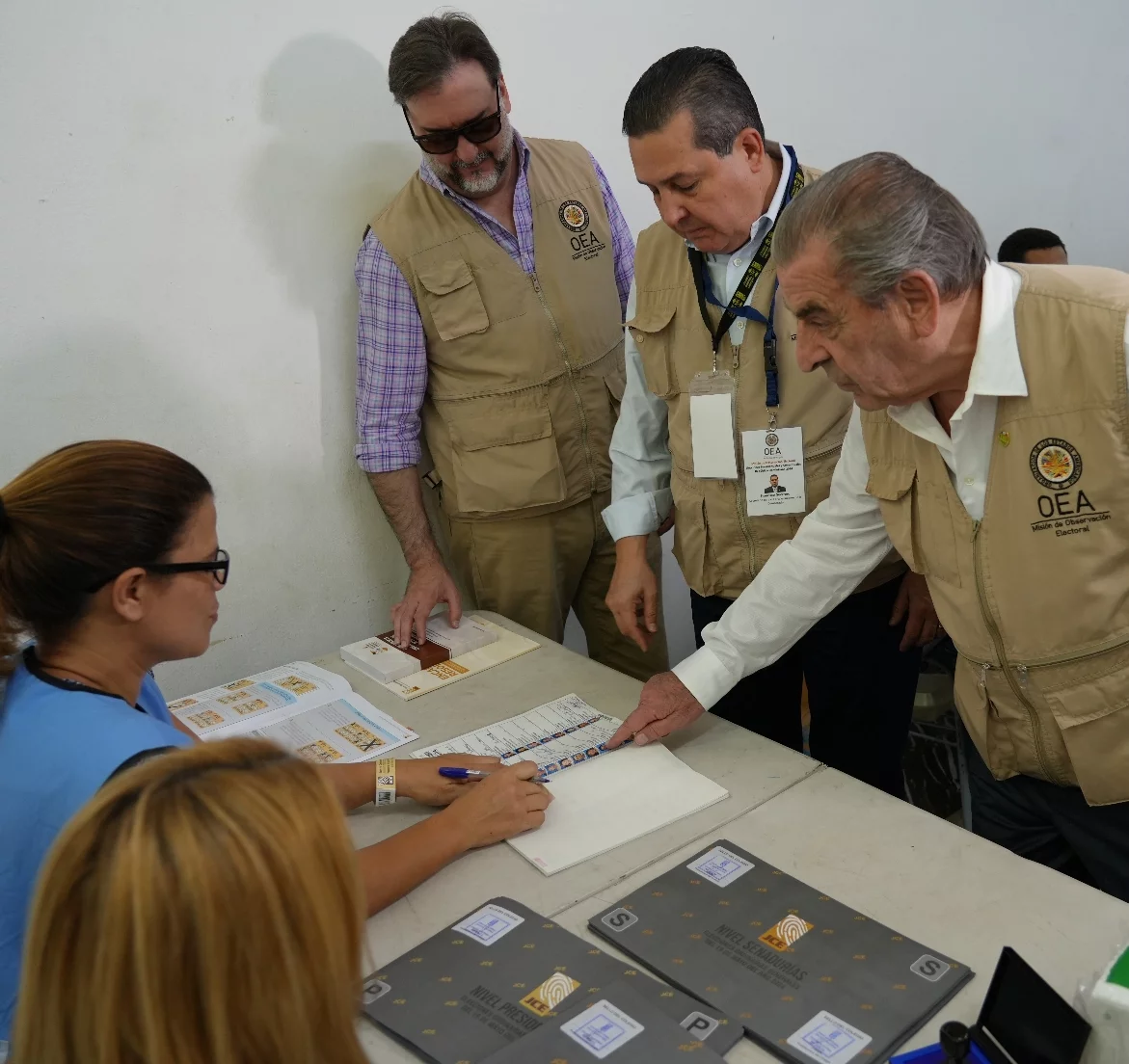 Observadores electorales en Dominicana visitan los centros de votación