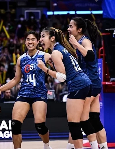 Jugadoras de Tailandia celebran tras vencer a RD.