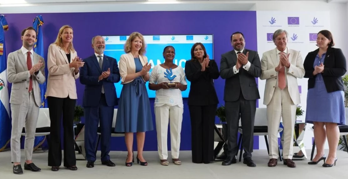 Representantes de la Unión Europea, durante la entrega del premio.