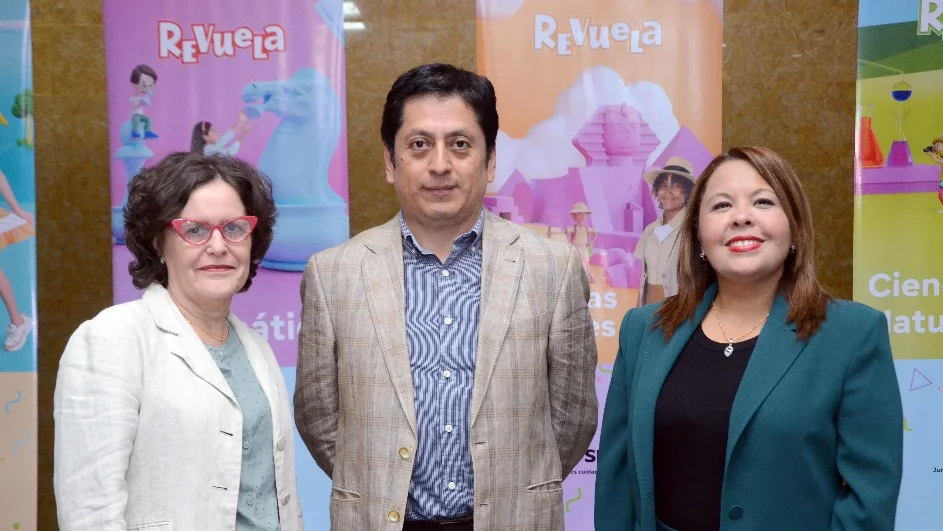 Mónica María Volonteri, Carlos Oswaldo Aburto Cotrina y  Claudia Gabriela Huguet.