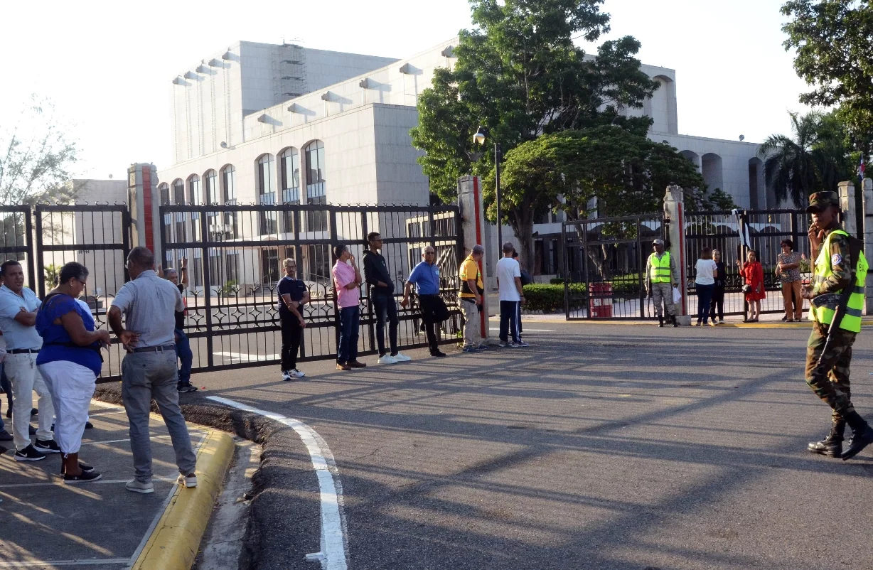 Así lucían algunos de los centros de votación en esa provincia.   Eliezer Tapia.