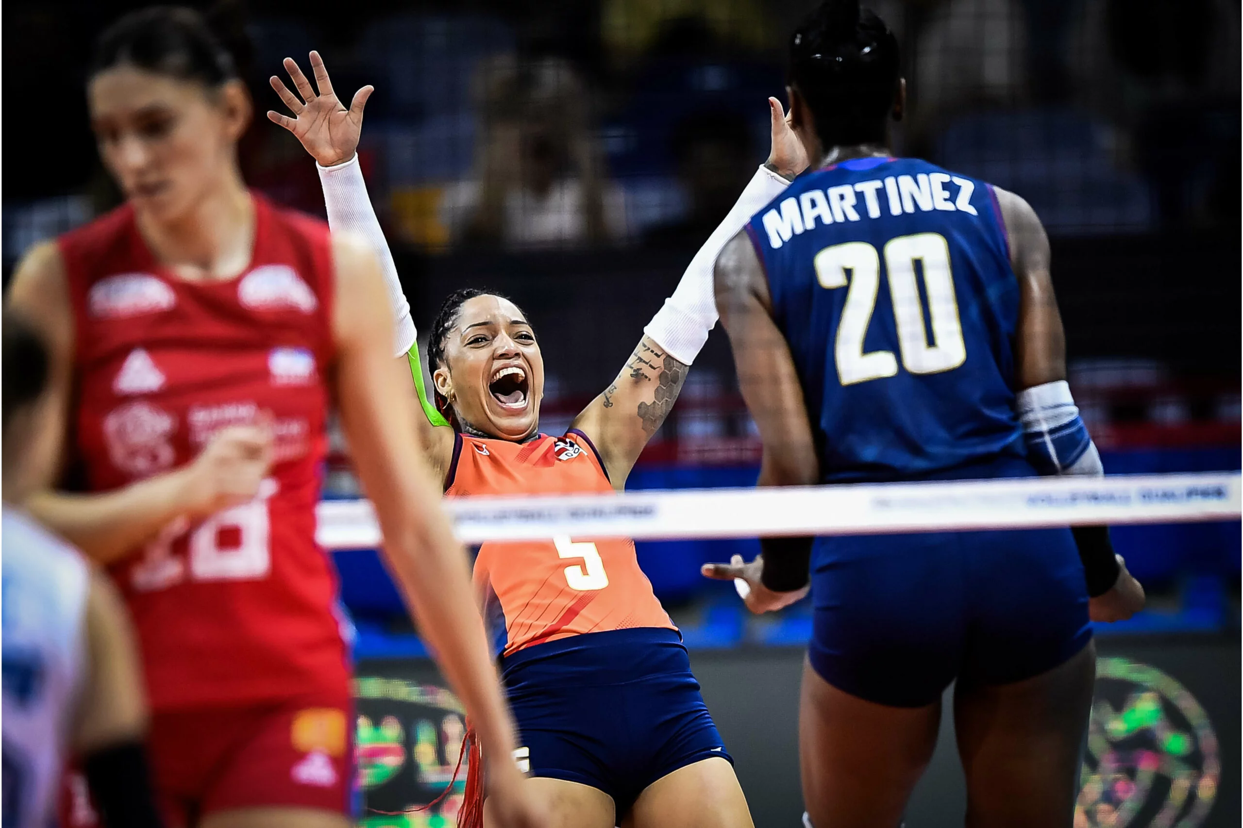 BRENDA REACCIONA A TRIUNFO ANTE SERBIA