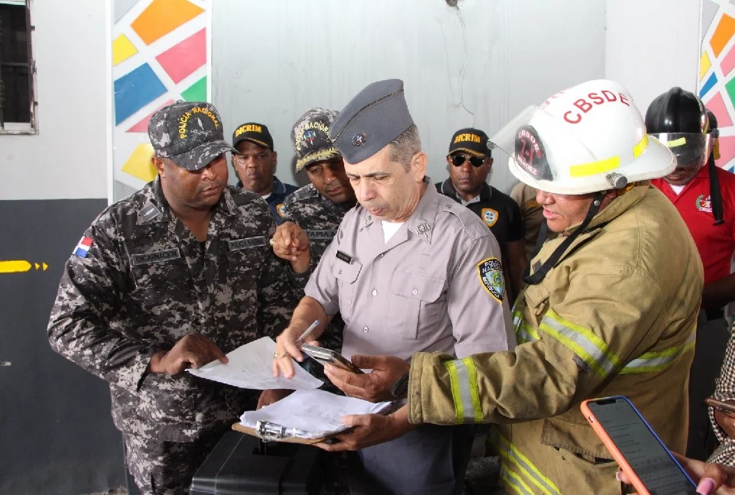 Policía y bomberos