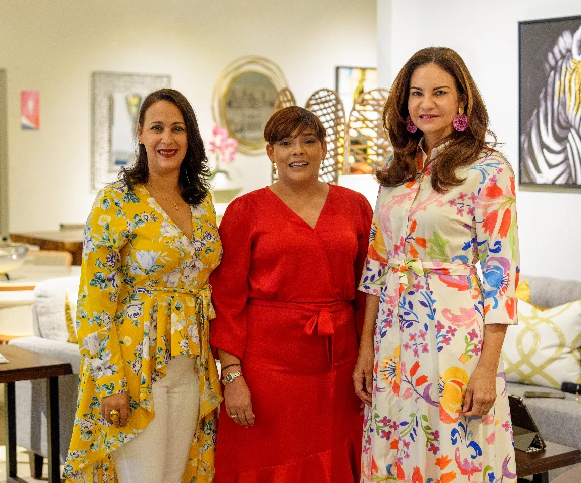Michelle Nin, Ana Mercy Otáñez y  Celeste Pérez.