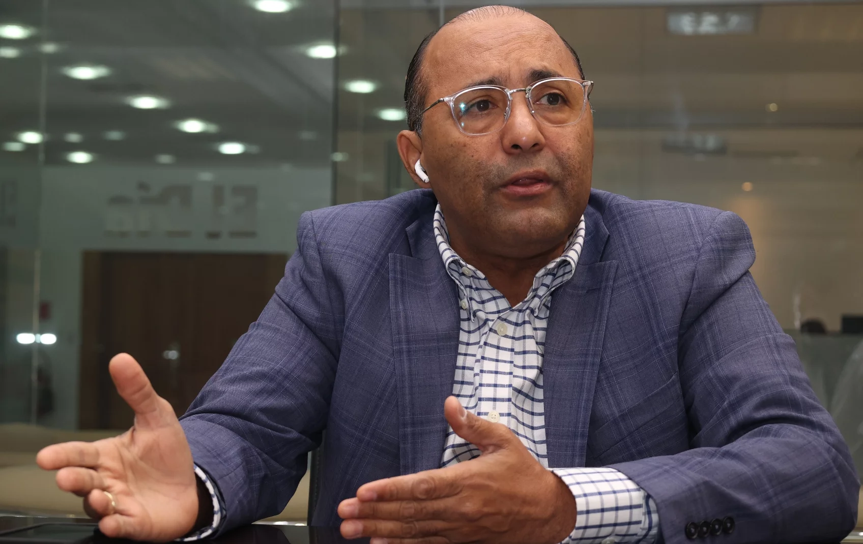 Charles Sánchez, CEO de Sertelsa Solar y Zero EmisiónRD,  durante visita al periódico EL DÍA.   Allenis Castillo