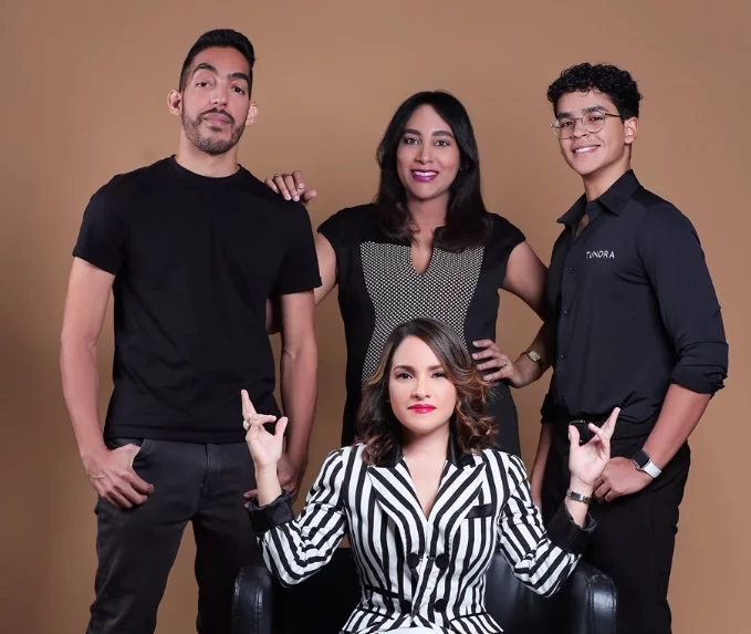 Ganadores Pitchshowcase Laboratorio de Mentores 2023,  junto a Jenniffer Arias.