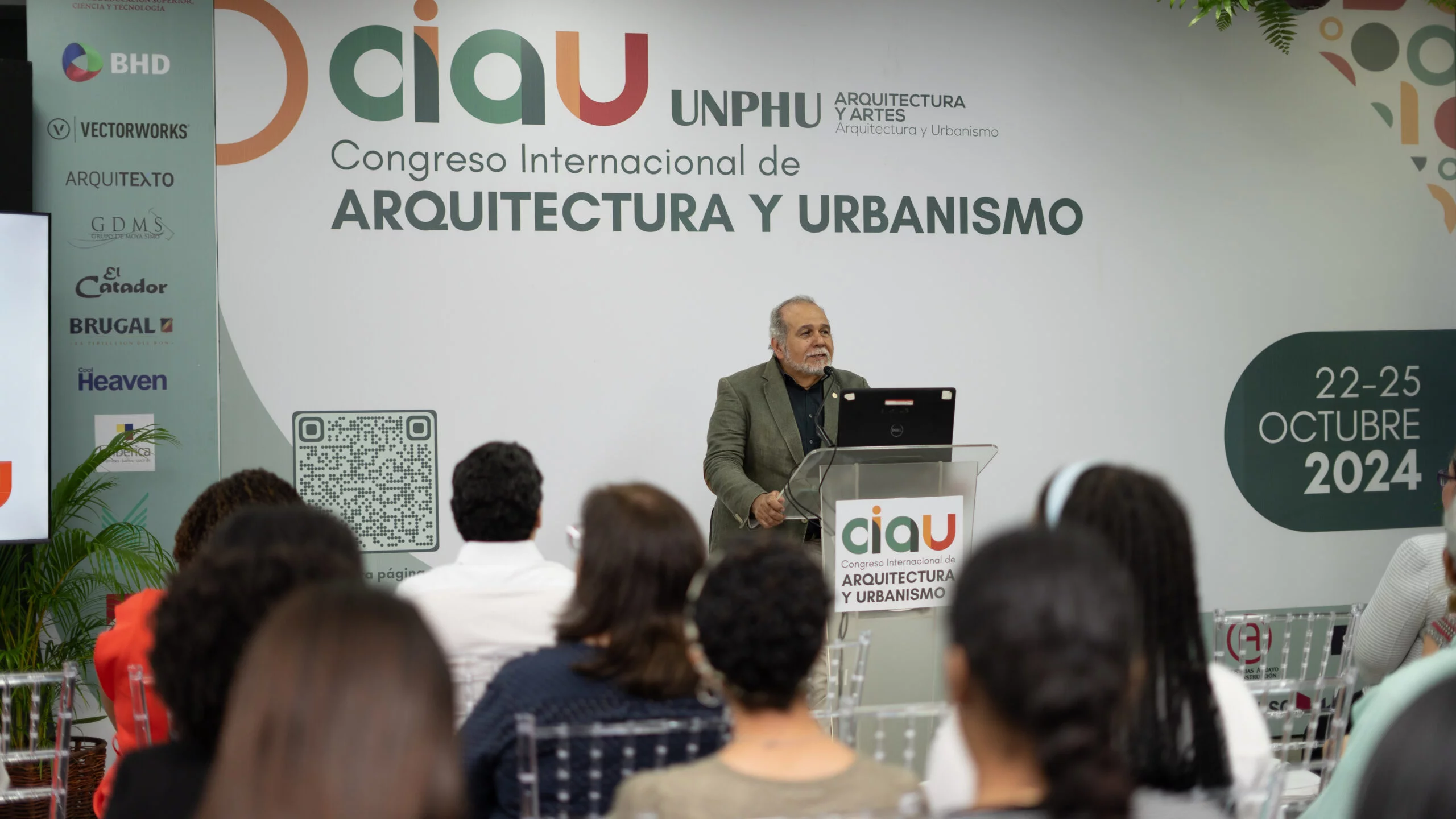 2. Arq. Omar Rancier, decano de la Facultad de Arquitectura y Urbanismo UNPHU