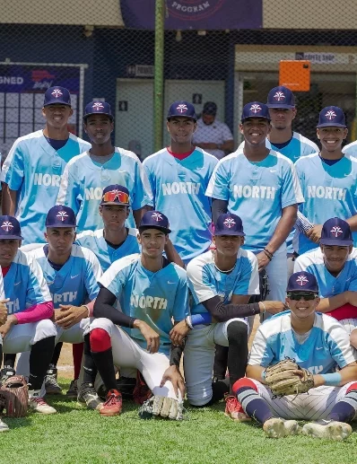 Integrantes del equipo Light Blue tras victoria ayer.
