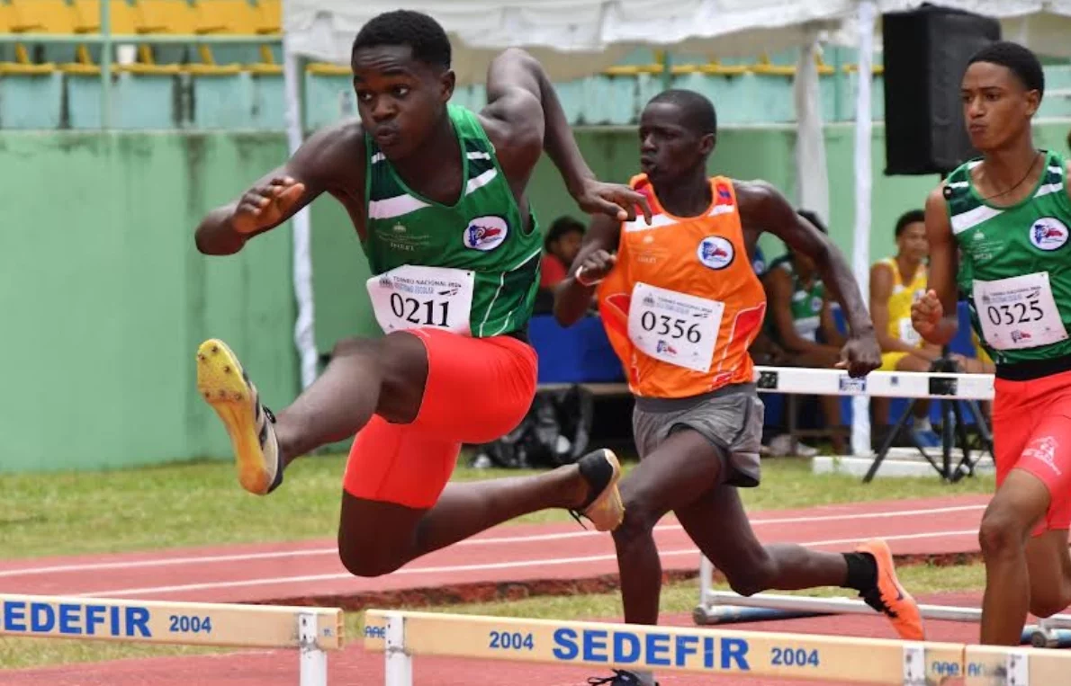 Atletas de diferentes provincias compiten en el Campeonato  Nacional de Atletismo 2024.