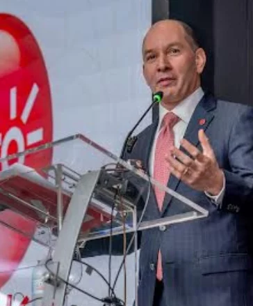 Omar Acosta, de ClaroSports  hizo el anuncio.