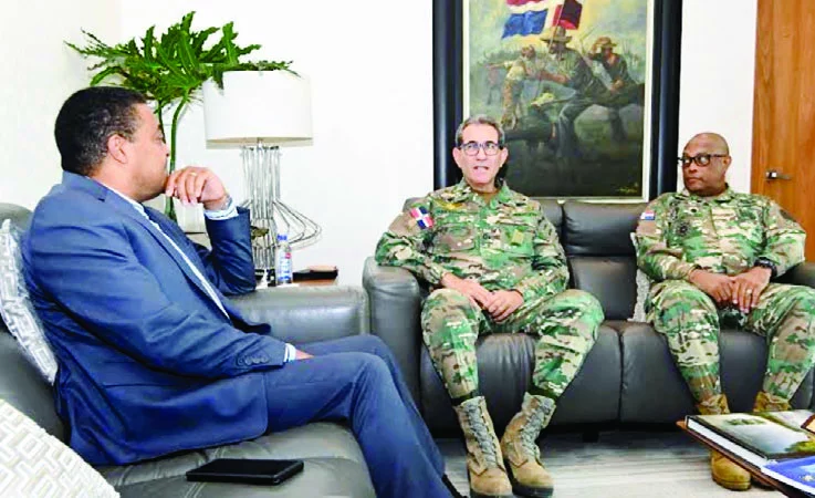 José P. Monegro,  Carlos Luciano Díaz Morfa,  y el  mayor general Julio Ernesto Florián Pérez.