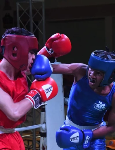 Pugilistas se enfrentan durante evento  del año pasado.