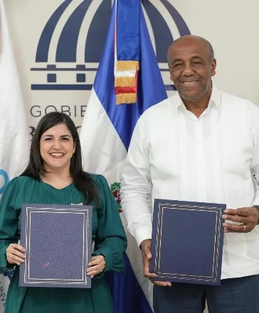 Biviana Riveiro Disla y  Antonio Almonte.