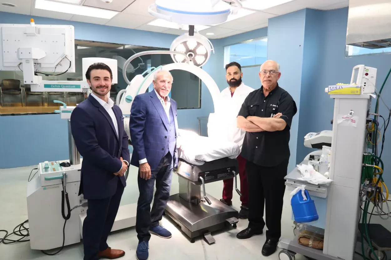 Entrega de una mesa de cirugía complicada para el Hospital Traumatológico Doctor Darío Contreras./Foto Duany Núñez
