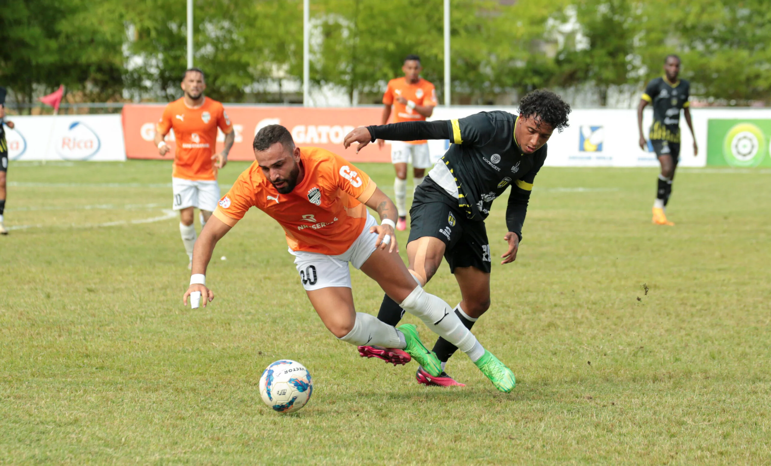 Accion del Clasico del Cibao entre el MOCA FC y Cibao FC