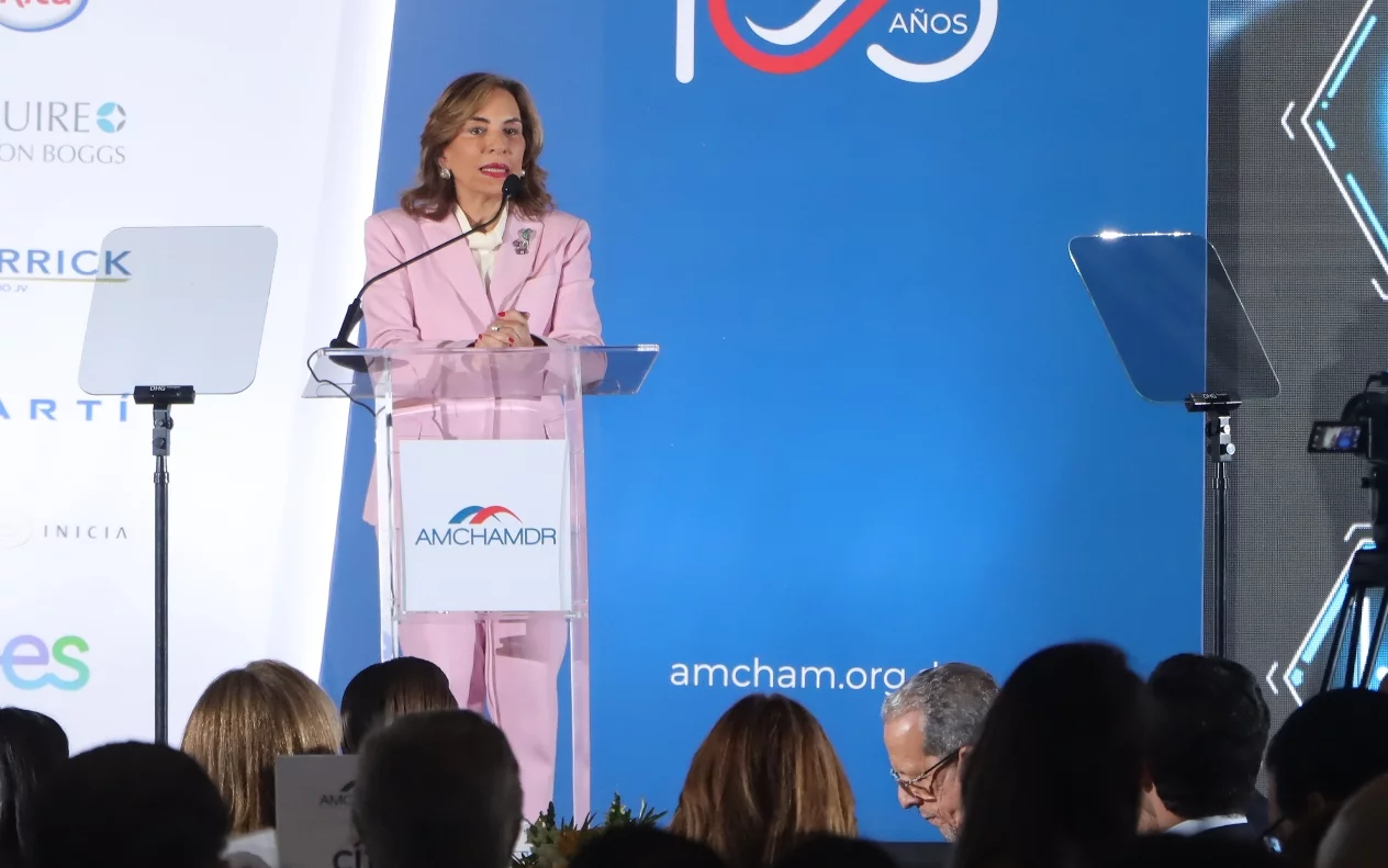 Haydée Rainieri, del Grupo Puntacana, durante   el almuerzo mensual realizado por  Amchamdr.
