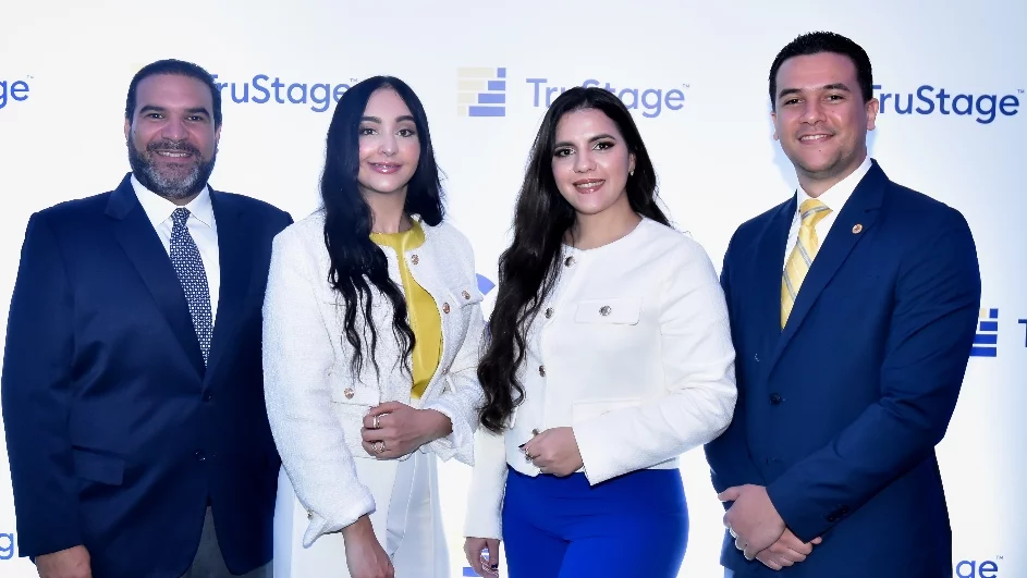 Ejecutivos de la empresa, durante el encuentro.