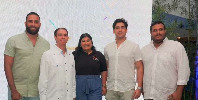 Juan Miguel Reyes, Diómedes Reyes, Milagros Méndez, Juan Reyes y Miguel Abraham.