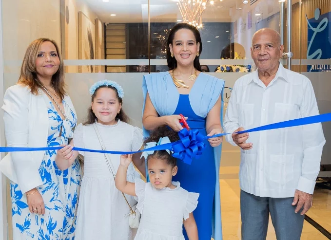 Ana Then, Charlotte Rodríguez, Paulette Rodríguez, Amny Acosta Then y Rafael Acosta