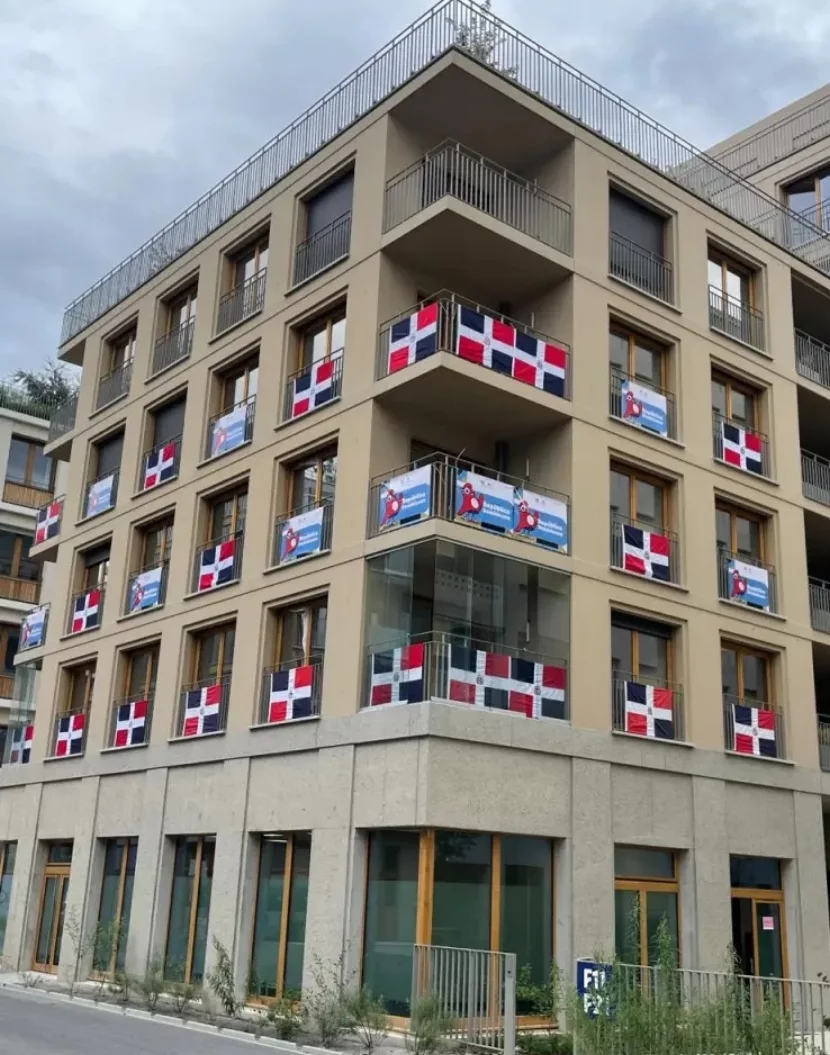 Edificio donde se alojará la delegación dominicana en los Juegos de París 2024, que inician el próximo 26 de este mes.