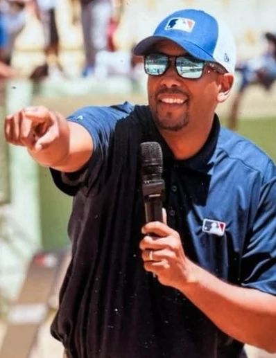 Henry González es un alto ejecutivo de MLB internacional.
