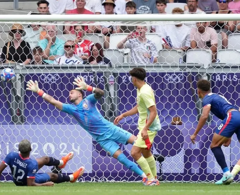 Acción del partido entre España y República Dominicana.