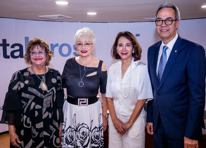 Verónica Sención, Aspasia Ramírez de Gómez, Soledad Álvarez y José Mármol.
