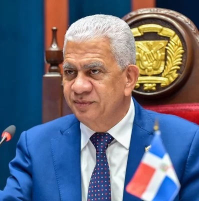 Senador Ricardo de los Santos.