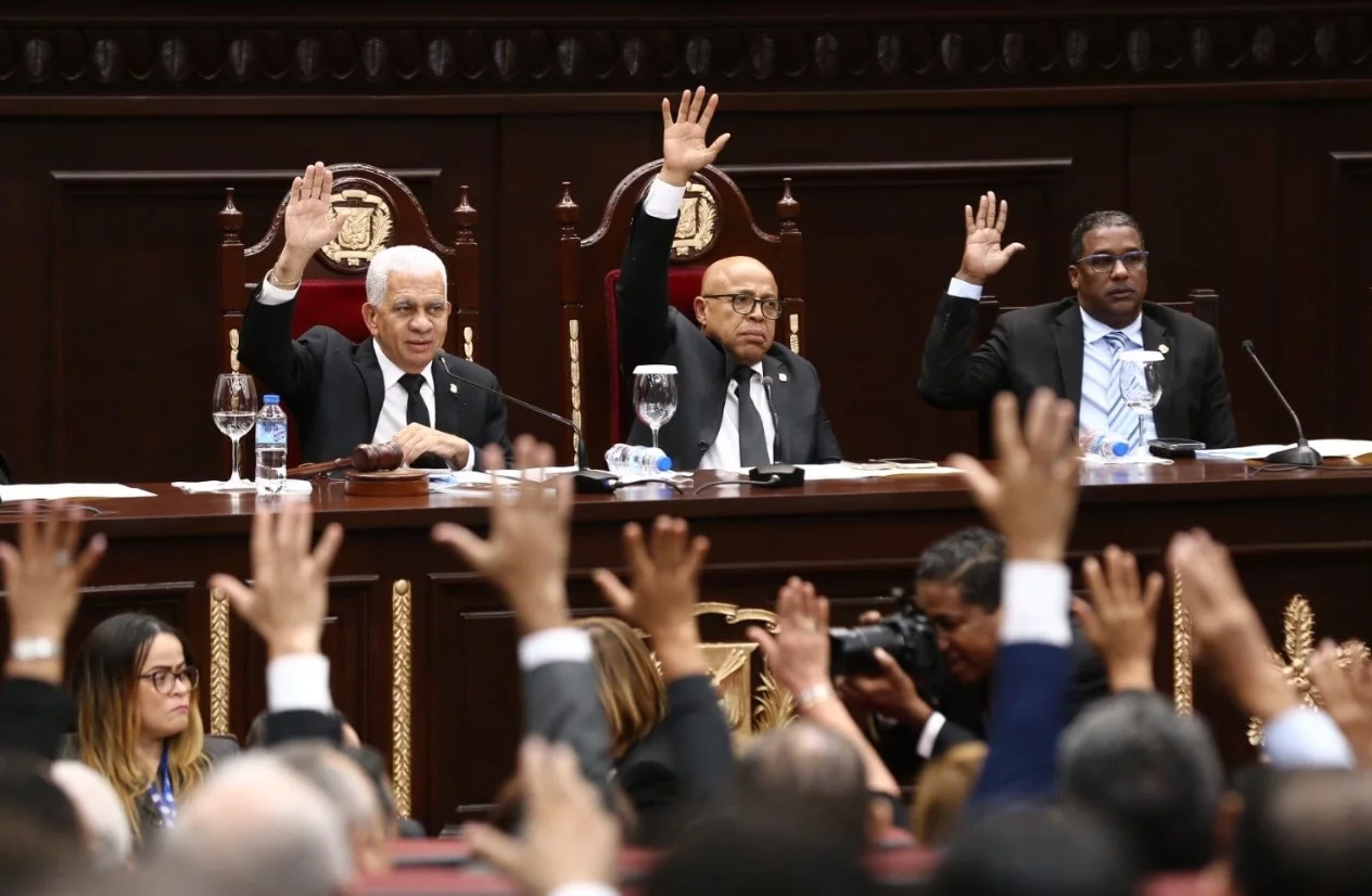 Legisladores examinaron ayer las actas de elección conforme a  la Constitución.