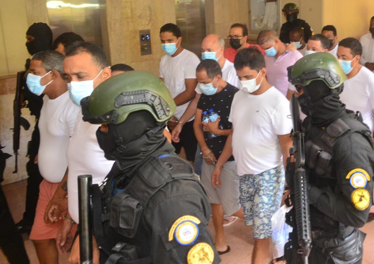 Con las  operaciones desplegadas   han sido  sometidas a la justicia docenas de personas.