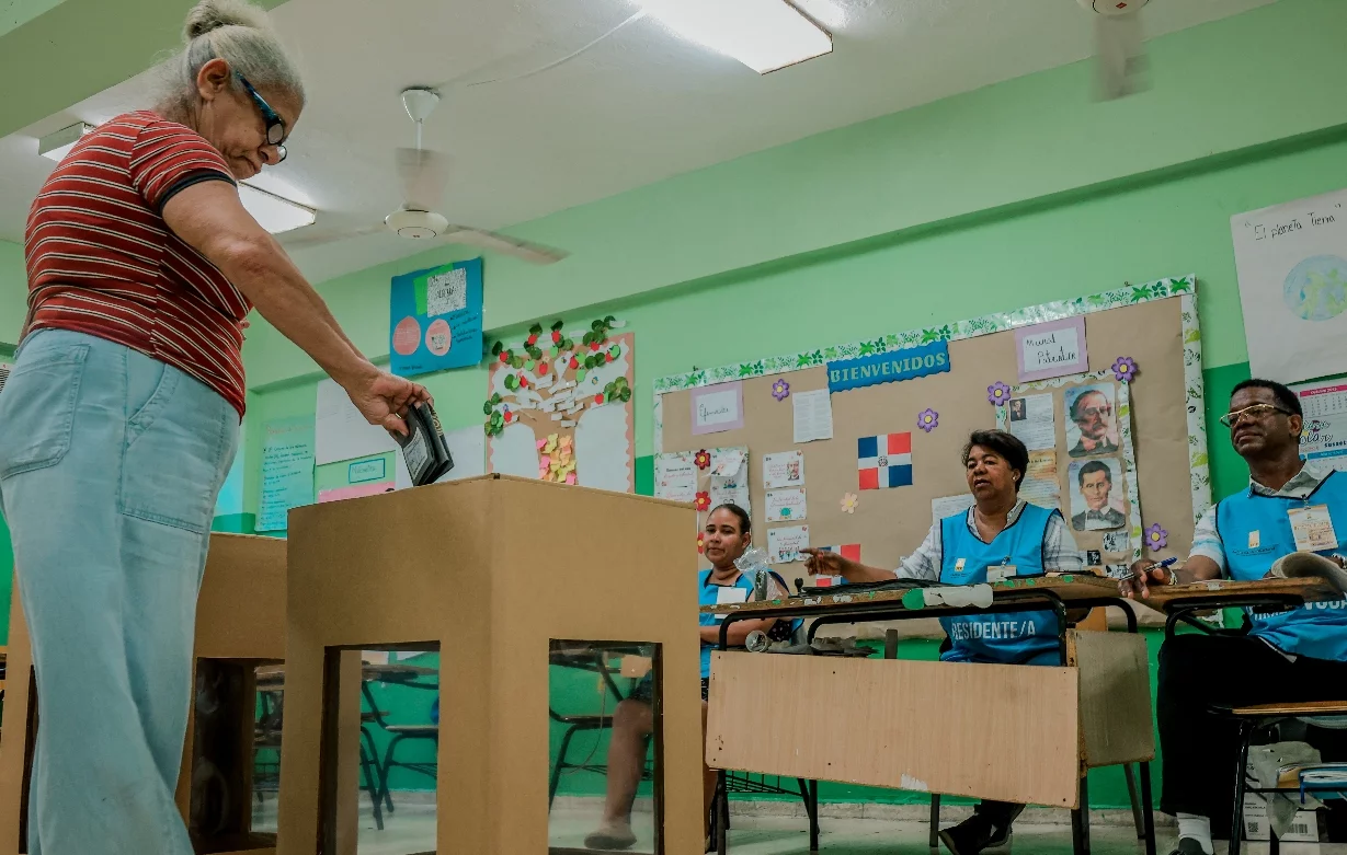 En el PRM un grupo de aspirantes empredó temprano una carrera que luego frenó.