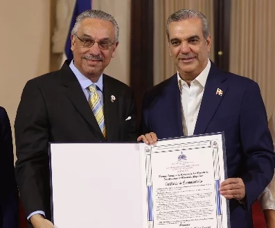 El presidente Luis Abinader entregó reconocimientos.