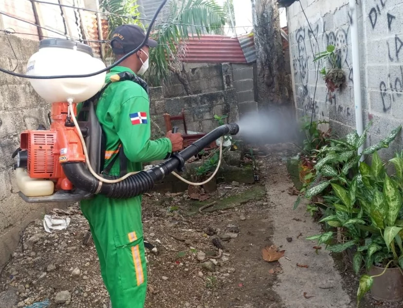 La campaña inició en abril para anticiparse a aumento dengue.