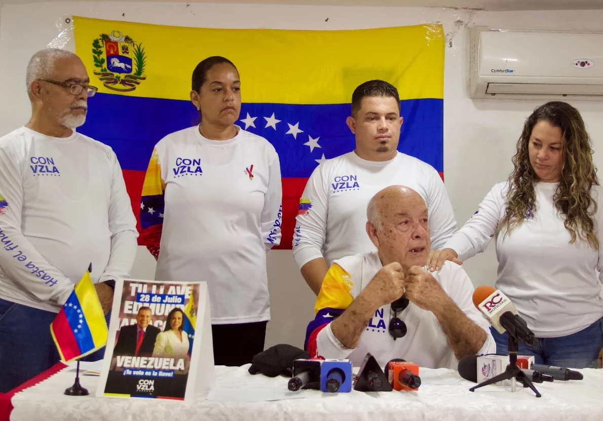 El reducido grupo se mostró preocupado por últimos acontecimientos.  ANYELO MERCEDES