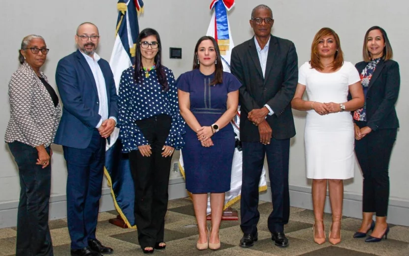 Algunos de representantes del Incort y participantes en taller.