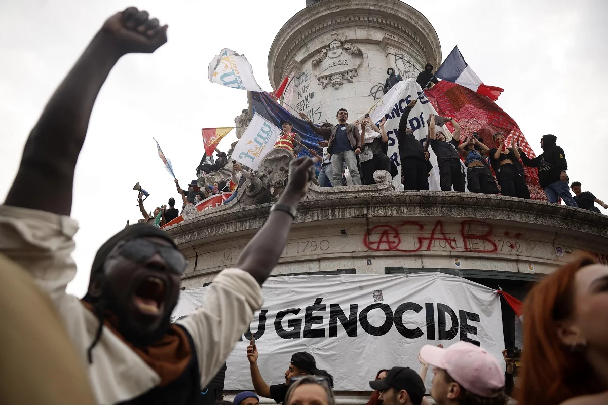 French people react after the legislative elections results