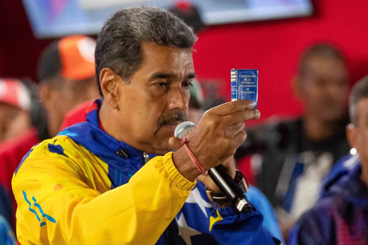 Maduro pide "respeto a la voluntad popular" tras ser proclamado presidente reelecto