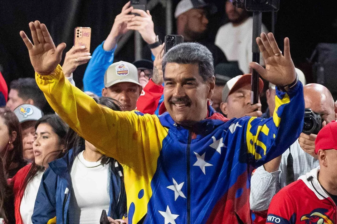 Maduro pide "respeto a la voluntad popular" tras ser proclamado presidente reelecto