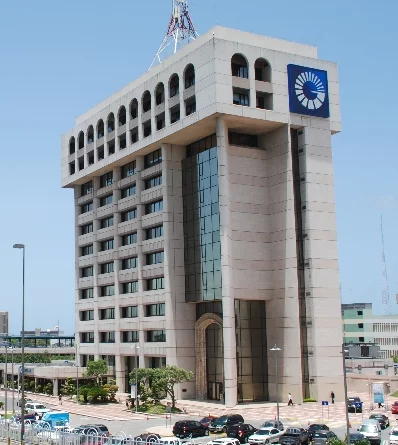 Edificio del Banco Popular Dominicano.  AGENCIA FOTO