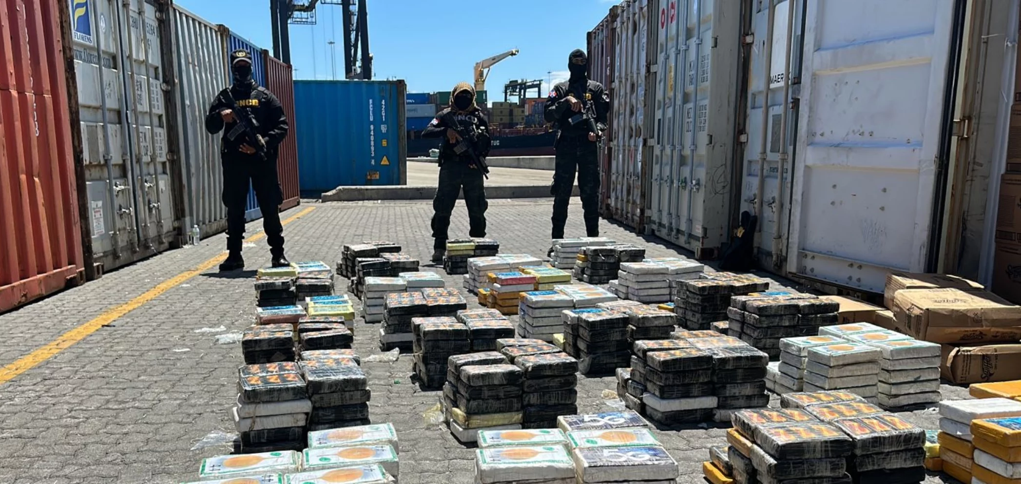 Los mayores volúmenes de cocaína ocupados en el país han sido interceptados en contenedores en los puertos Caucedo y Haina Oriental.   archivo