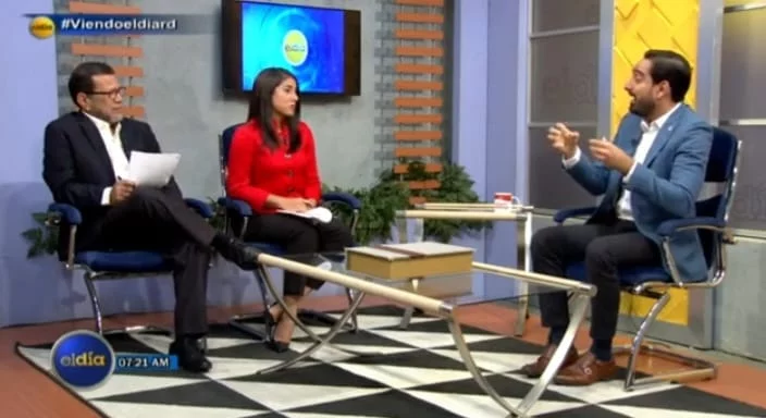 José Horacio al ser entrevistado por los periodistas German Marte e Indhira Navarro.
