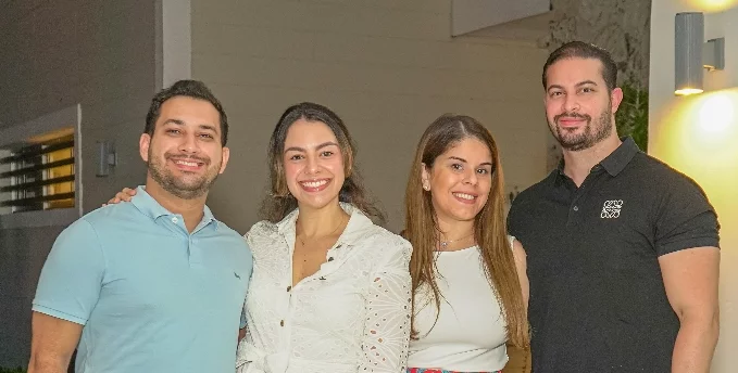 César Lara, Nicole Otati, Guillermo Ramírez y Ashlie Reyes.