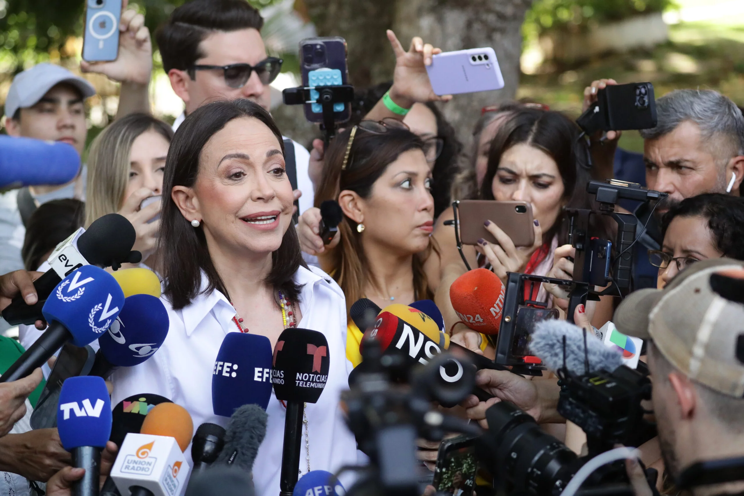 La líder de la oposición Venezolana María Corina vota en Caracas