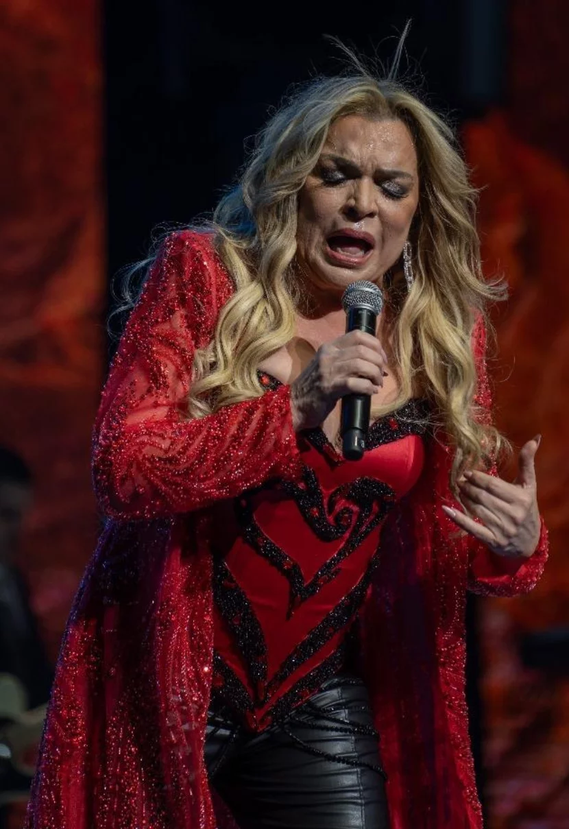 Ednita Nazario dedicó un segmento de su concierto a RD.