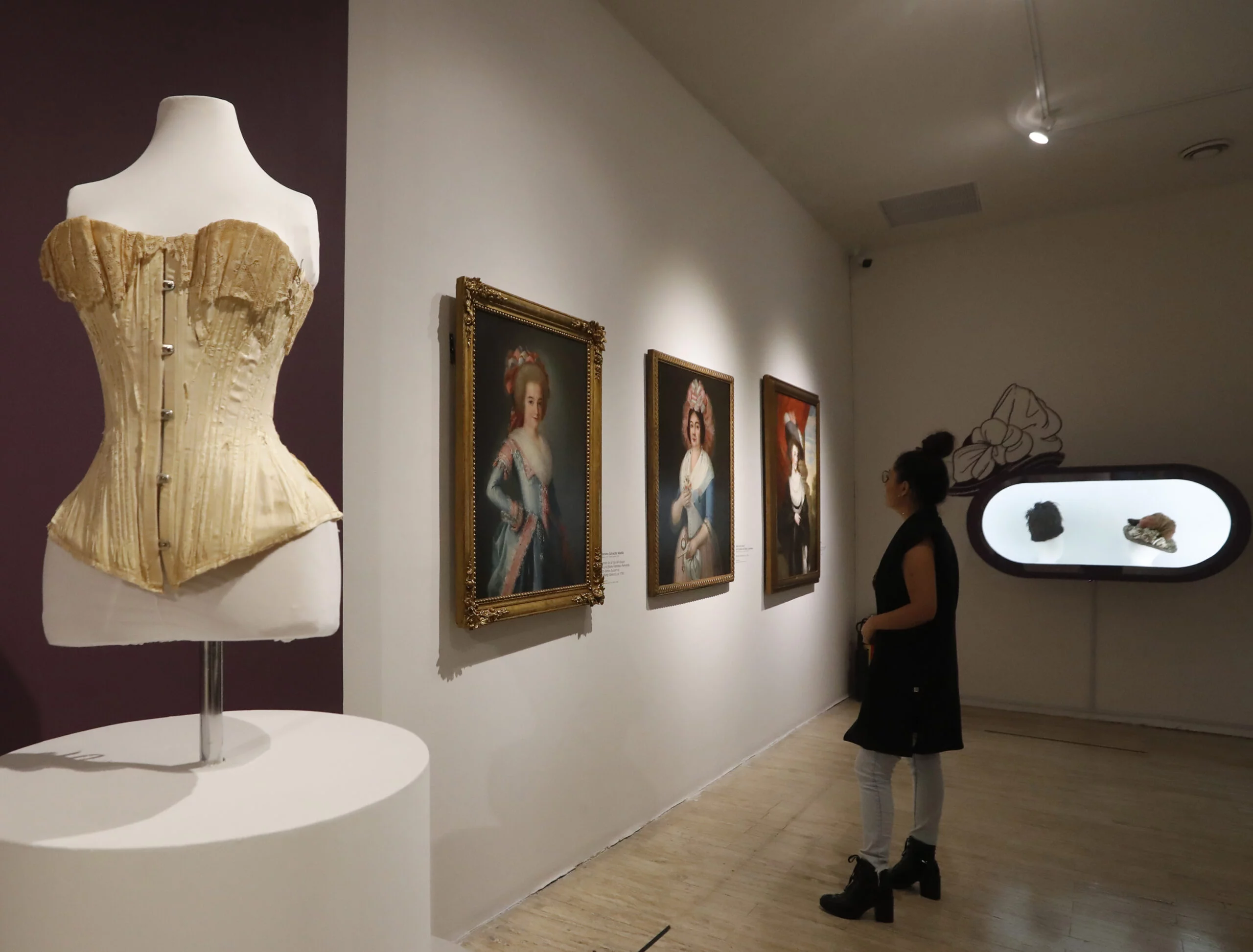 Exposición en México abre reflexión sobre cánones de la belleza femenina