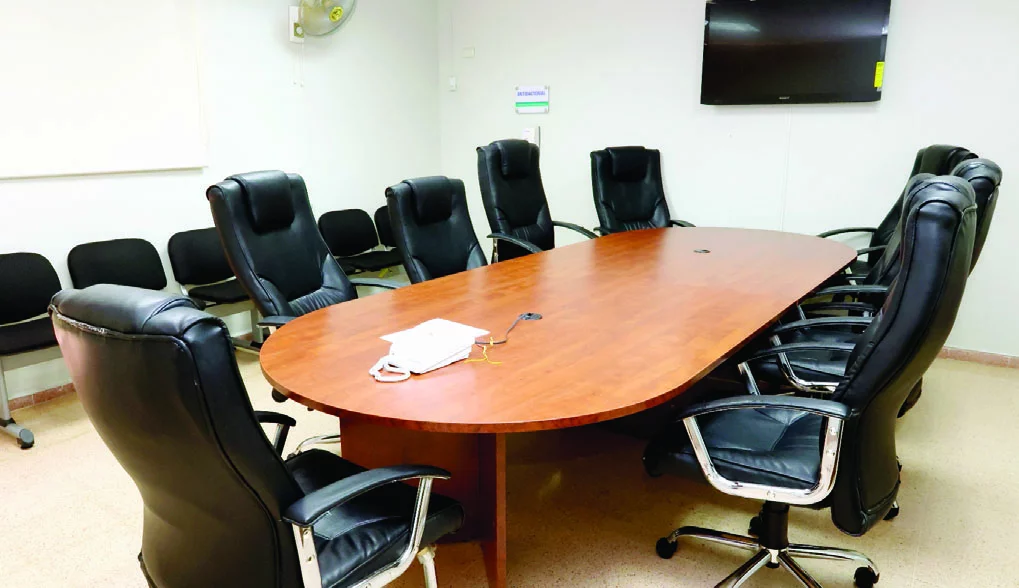 La sala de observación,  donde está  el juez junto a las partes implicadas en el proceso. Arlenis Castillo