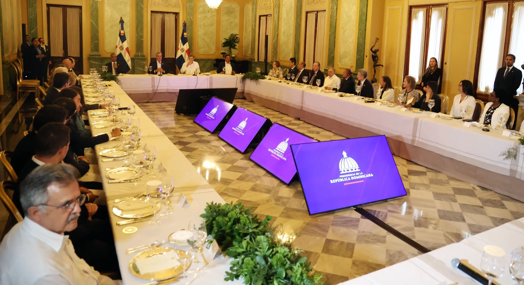 El encuentro se realizó en el Salón Verde, ubicado en el tercer piso  del Palacio Nacional. José de León