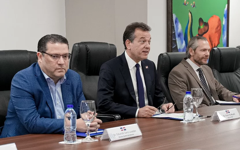 La reunión  se realizó en el Ministerio de Industria y Comercio.