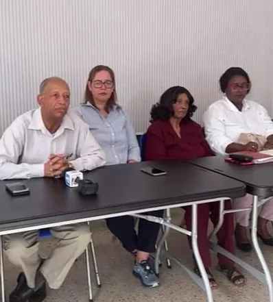 Miembros de Conasalud anuncian compás de espera.